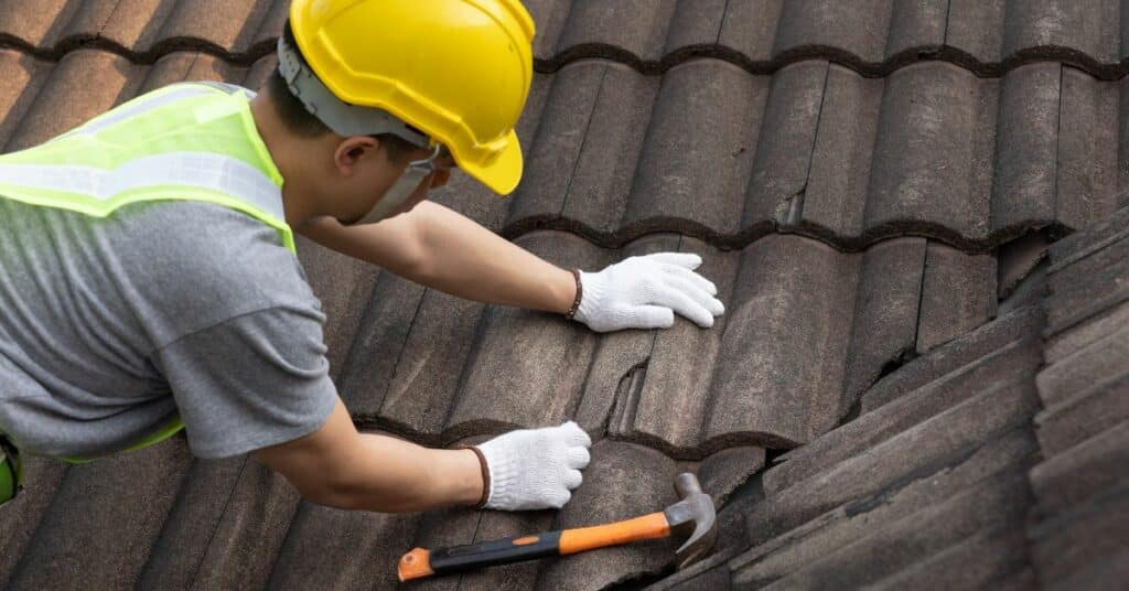 כמה עולה תיקון גג רעפים ואילו סוגי גגות קיימים